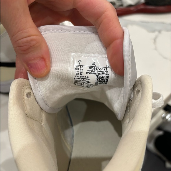 Air Jordan 1 mid coconut milk - Picture 5 of 5